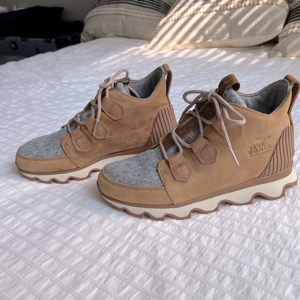 Sorel Kinetic Caribou Boots